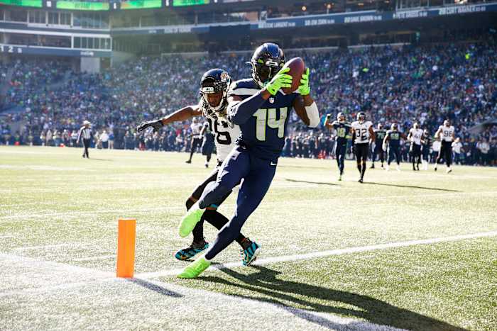 Seattle Seahawks WR D.K. Metcalf scores touchdown